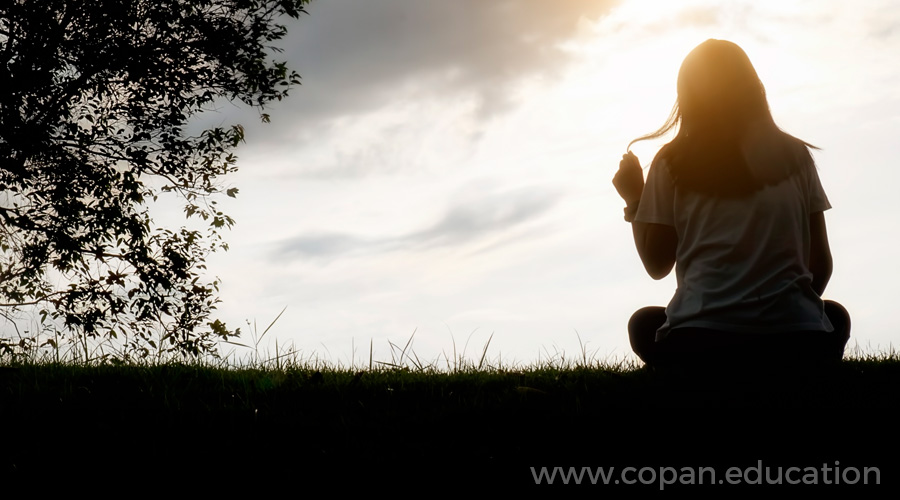 mujeres tristeza casual solitario